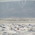 Marchez sur les glaces en admirant le Massif